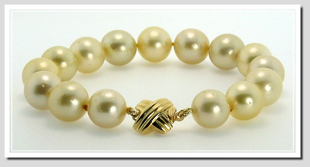 10.75MM - 12MM Gold South Sea Round Pearl Bracelet 18K Clasp 7.75in.