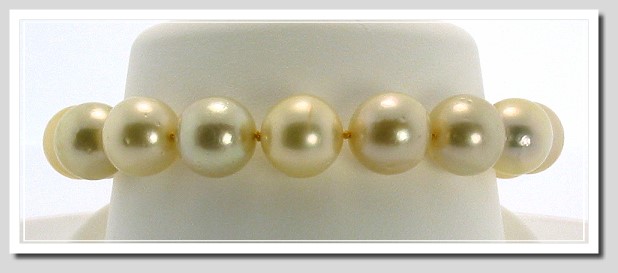 10.75MM - 12MM Gold South Sea Round Pearl Bracelet 18K Clasp 7.75in.