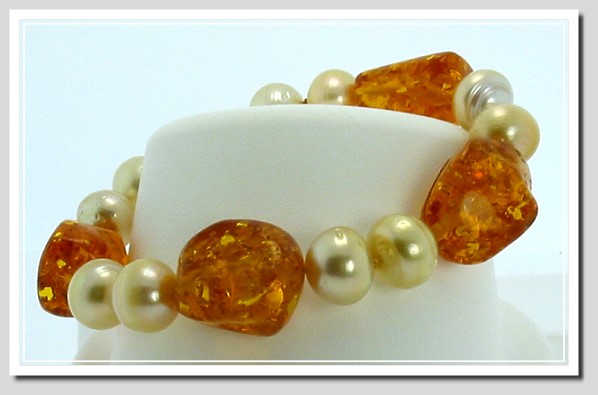 10.3-11.5MM Gold South Sea Pearl & 18MM Amber Bead Bracelet 18K Gold 8in