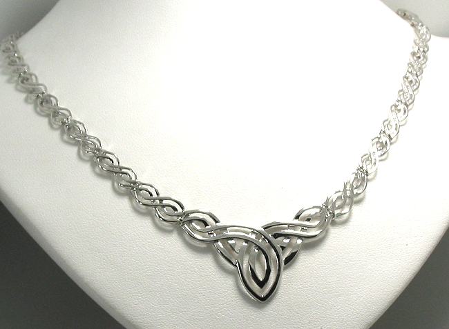 Designer Fashion Collar Necklace 14K White Gold 17in 15.1 Grams