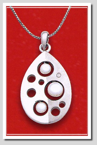 Daring Diamonds Pearl Collection: Pearl Diamond  18in. Pendant Chain Silver