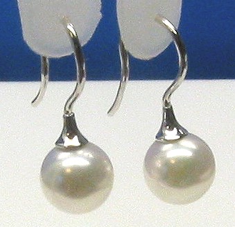 AAA Grade 8-8.5MM Japanese Akoya Cultured Pearl Earrings 14K White Gold French Hoop
