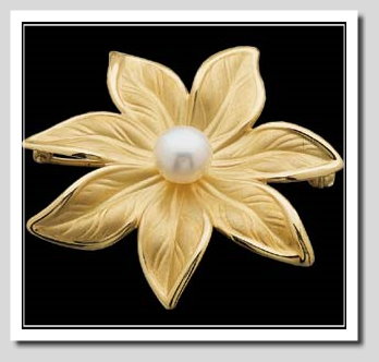 Large Flower Pearl Brooch w/7.5-8MM Cultured Pearl, 14K Yellow Gold