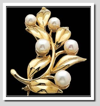 Five Cultured Pearl Leaf Shape Brooch, 14K Yellow Gold