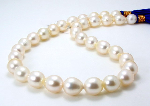 10X11MM - 11.7X13.5MM White South Sea Pearl Necklace 14K Clasp; 18in