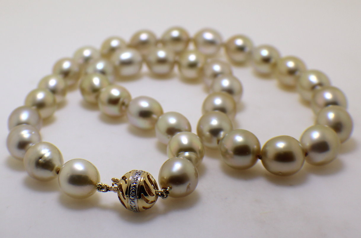 10X11MM-11X13MM Light Golden Oval South Sea Pearl Necklace 14K Diamond Clasp 17.5In