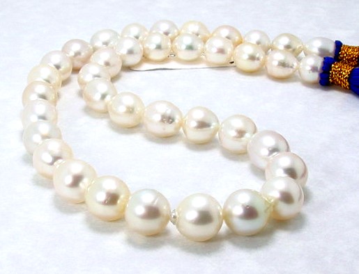 9X10MM - 11.6X13MM Creamy White South Sea Pearl Necklace 14K Clasp 18in