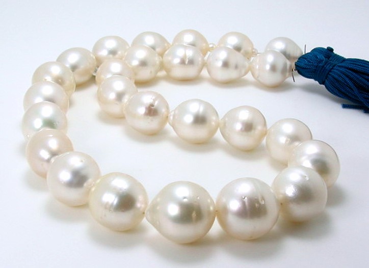 13X14.5MM - 15.3X17.3MM White South Sea Pearl Necklace 14K Diamond Clasp; 17.5in