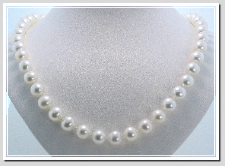 AAA 9-9.5MM White Freshwater Pearl Necklace, 14K Yellow Gold 18in.