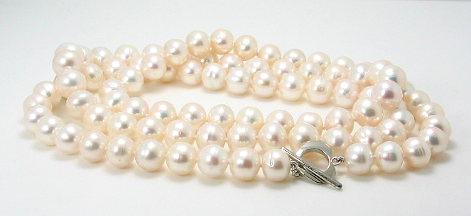 9-10MM White Off Round Freshwater Pearl Necklace, Heart Clasp 32in