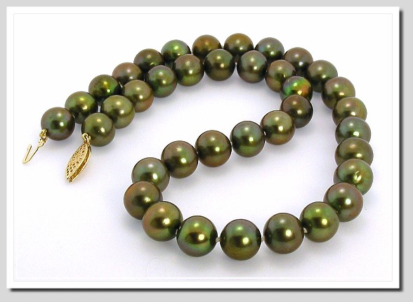 AAA 9.5-10MM Pistachio Green FW Round Pearl Necklace 14K Gold Clasp 16in