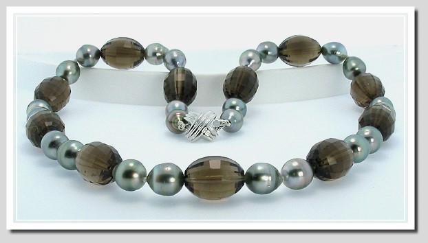 Gray Tahitian Pearl & Faceted Smoky Quartz Bead Necklace 18K Gold 17.5in