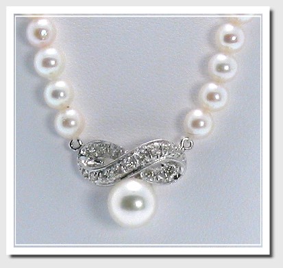 6-6.5MM Akoya Pearl Necklace with Diamond Pearl Center Piece 14K Gold 16in.