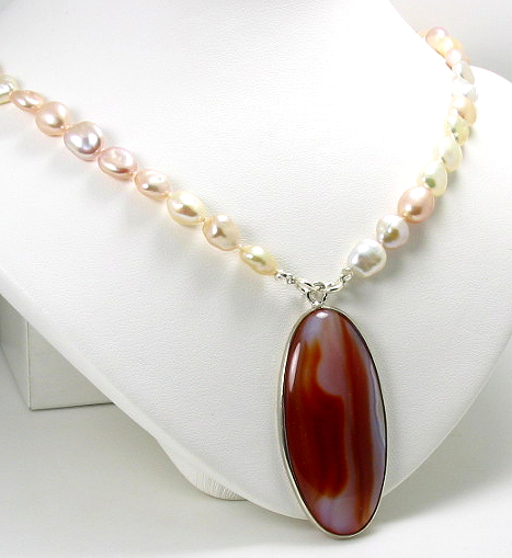7X8MM Multi Color FW Pearl Necklace 18in w/ 0.9X1.8in Natural Agate Pendant