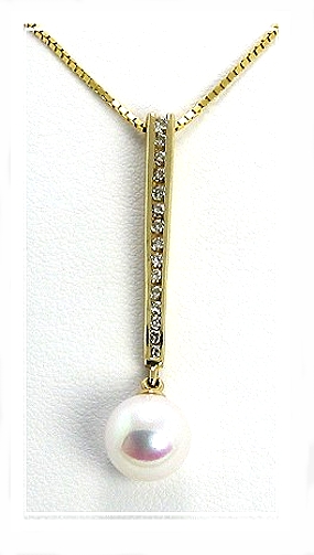 8MM White Akoya Cultured Pearl Pendant w/0.15 Ct. Diamonds, 14K Yellow Gold Box Chain, 18 In 