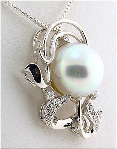 11.8MM White South Sea Pearl Pendant w/0.18 Ct. Diamonds, 18K White Gold