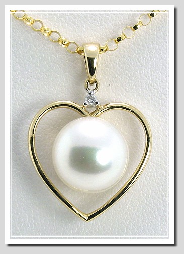 10MM White FW Pearl Diamond Heart Pendant 14K Yellow Gold
