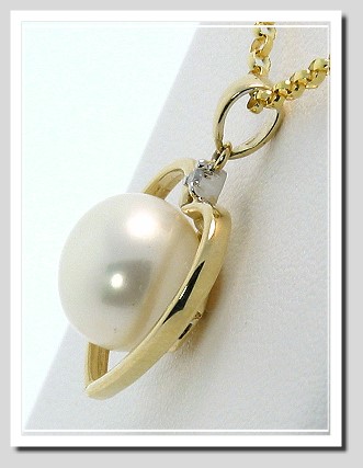 10MM White FW Pearl Diamond Heart Pendant 14K Yellow Gold