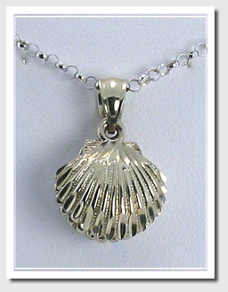Black Akoya Pearl In A Seashell Pendant 14K White Gold