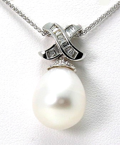 11.7X13.7MM White South Sea Pearl Diamond Pendant w/Chain 18K White Gold