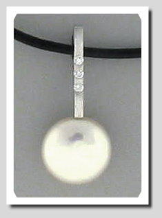 10.5MM Coin Pearl Diamond Pendant Slide 18K W Gold, Black Rubber Cord 16 In.