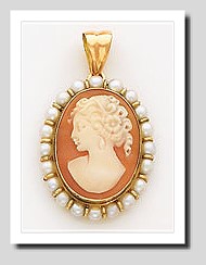 15X19MM Shell Cameo Cultured Pearl Pendant 14K Yellow Gold