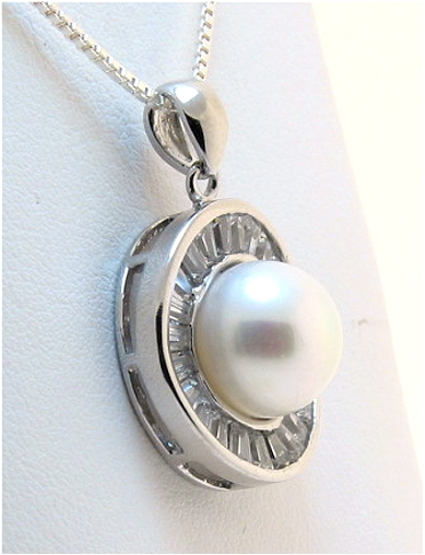 10-10.5MM Freshwater Pearl & Crystal Pendant w/Chain 18in, Silver