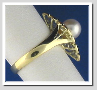 White Cultured Pearl Ring w/Diamonds, 14K Diamond Shape, Size 7.25