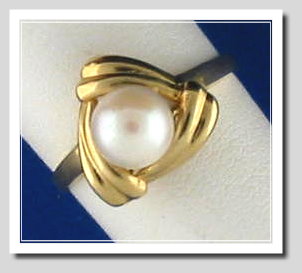 White Cultured Pearl Ring 14K, 3 Wings Style, Size 7