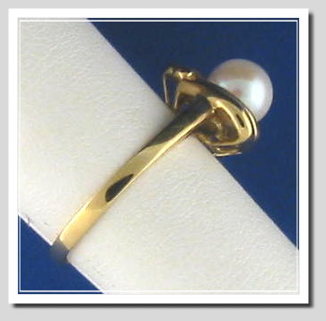 White Cultured Pearl Ring 14K, 3 Wings Style, Size 7