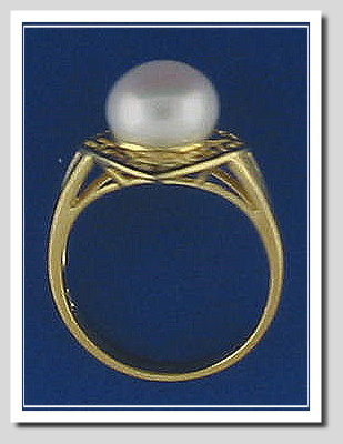 9MM Fresh Water Cultured Pearl Ring, 14K Gold, Diamond Shape, Size 7.5