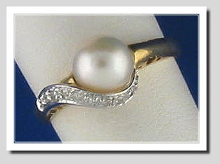 7MM White Cultured Pearl Ring w/Diamonds, 14K Yellow Gold, Size 7.25