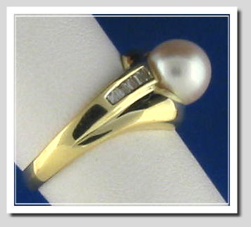 8MM White Cultured Pearl Ring, 14K Yellow Gold w/Diamonds, Size 7.5