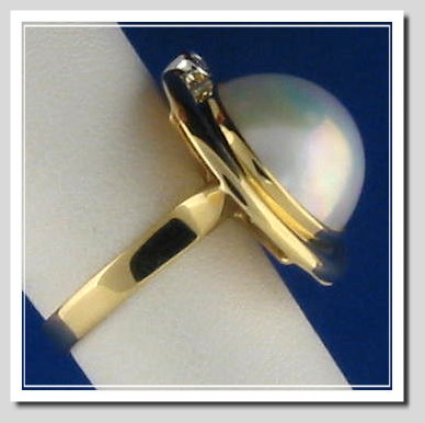 14MM Japanese Mabe Pearl Ring w/Diamond, 14K Yellow Gold, Size 7