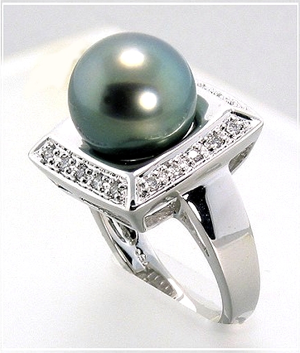 10.5-11MM Tahitian Pearl Diamond Ring 0.19CT. 18K White Gold Sz 7