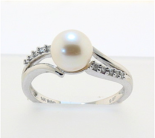 AAA 7-6.5MM FW Pearl & Diamond Ring 14K White Gold, Size 7