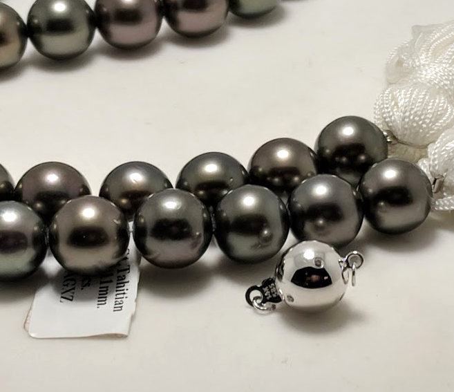 10MM - 11MM Dark Gray/Red Tahitian Pearl Necklace 14K Diamond Clasp 18in