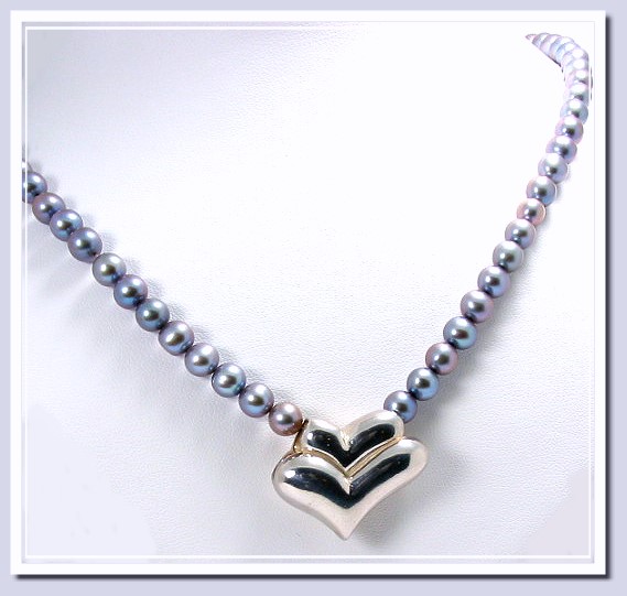 5.5-6MM Gray Freshwater Pearl Heart Necklace 18in w/Earrings Sterling Silver