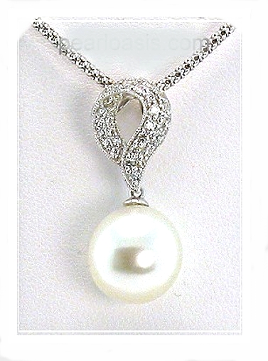 11.86MM White South Sea Pearl Diamond Pendant w/Chain 18K Gold 16in