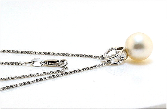 10.5MM White South Sea Pearl Diamond Pendant w/Chain 14K W 18in.