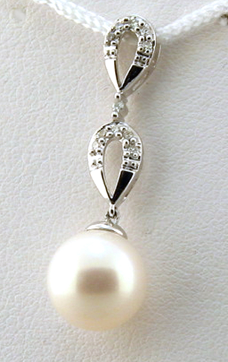 AAA 9-9.5MM FW Pearl & Diamond Tear Drop Pendant 14K White Gold