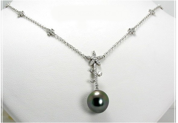 11.8X13MM Peacock Tahitian Pearl Diamond Necklace 18K White Gold Size 7