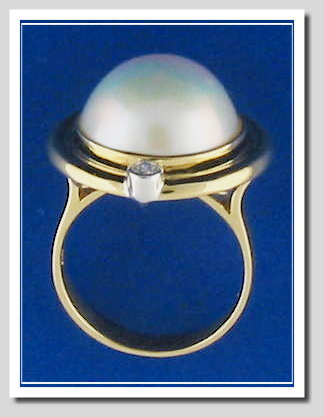 14MM Japanese Mabe Pearl Ring w/Diamond, 14K Yellow Gold, Size 7
